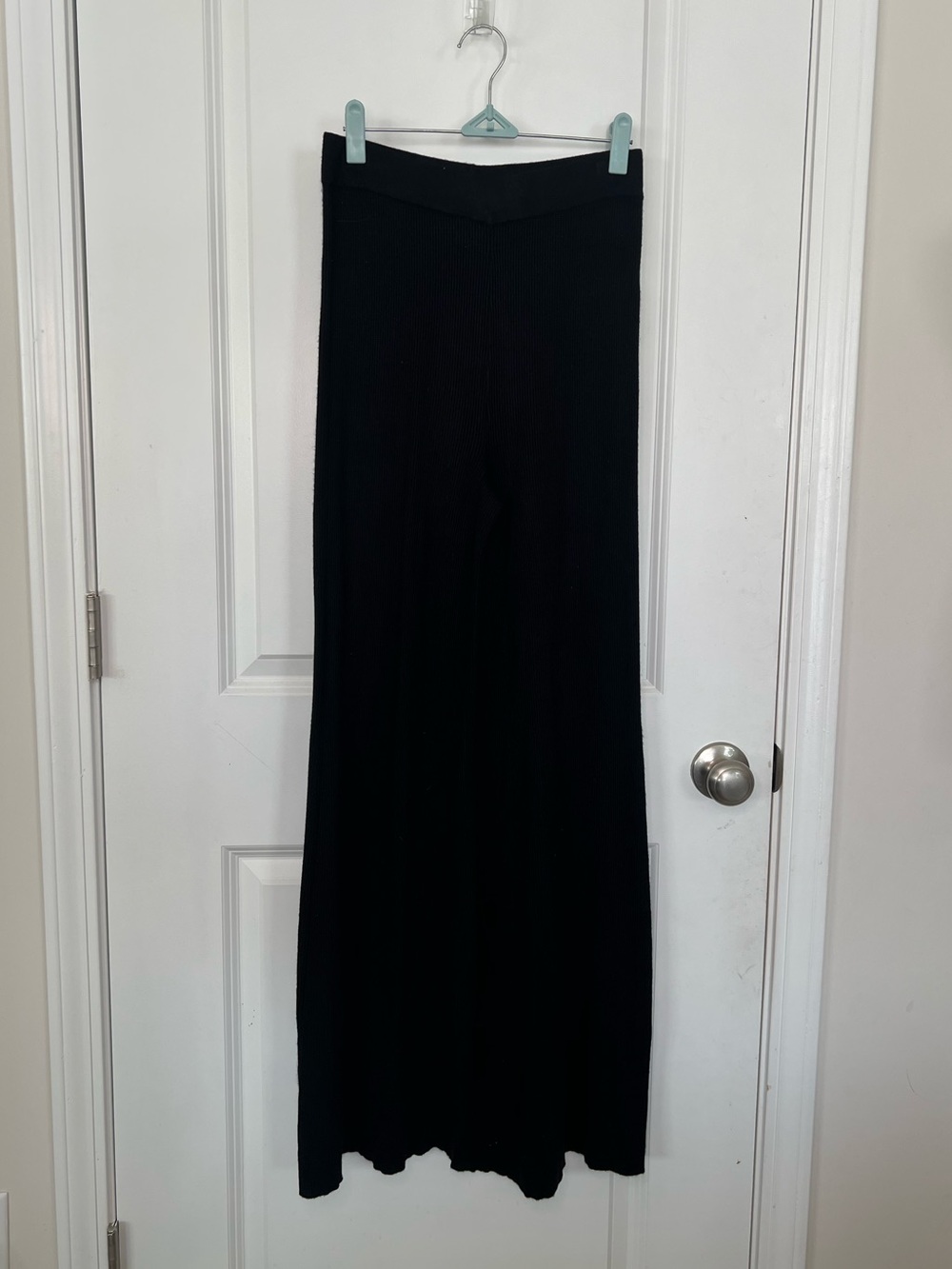 HOUSE OF HARLOW 1960 women's rib knit flare pants black Sz S casual warm